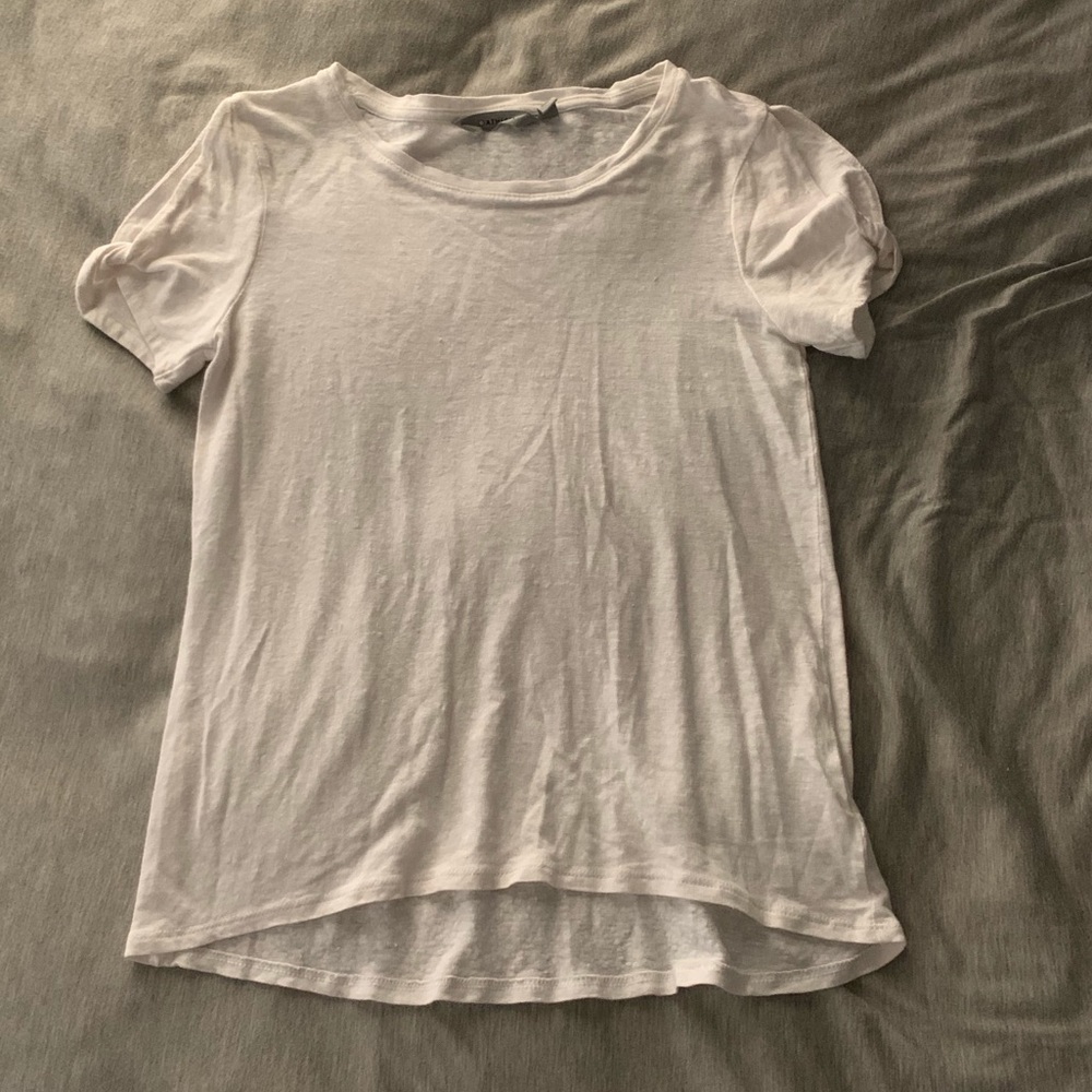 White short sleeve shirt w shoulder cutouts